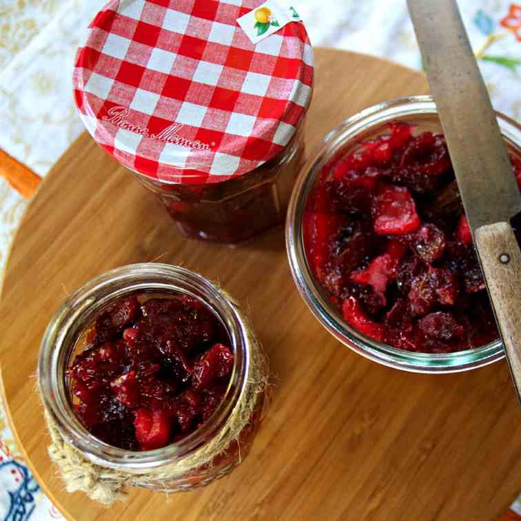 Chunky Cranberry Apple Chutney