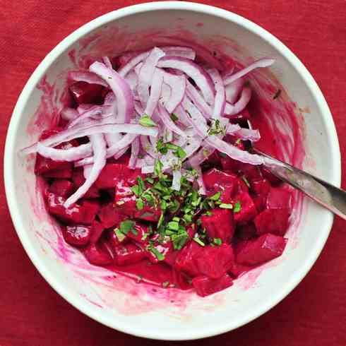 Beet and red onion salad