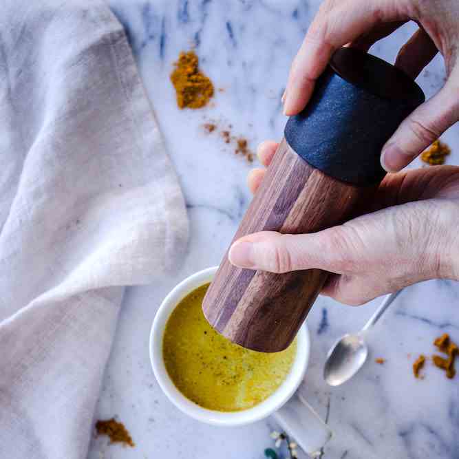 Golden Turmeric Latte (vegan - gf)