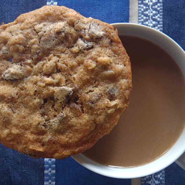 Granola Chocolate Chip Cookies