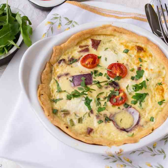 Red onion and bacon quiche