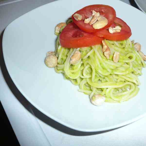 Creamy avocado pasta