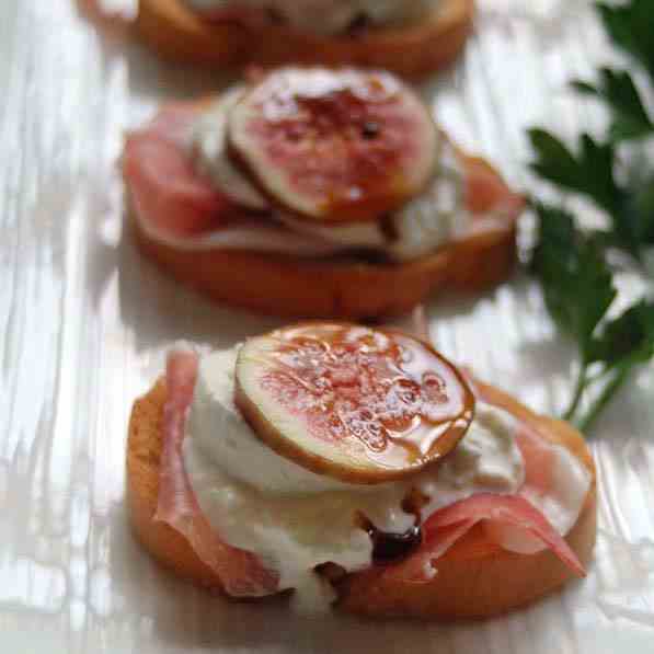 Prosciutto, Burrata and figs