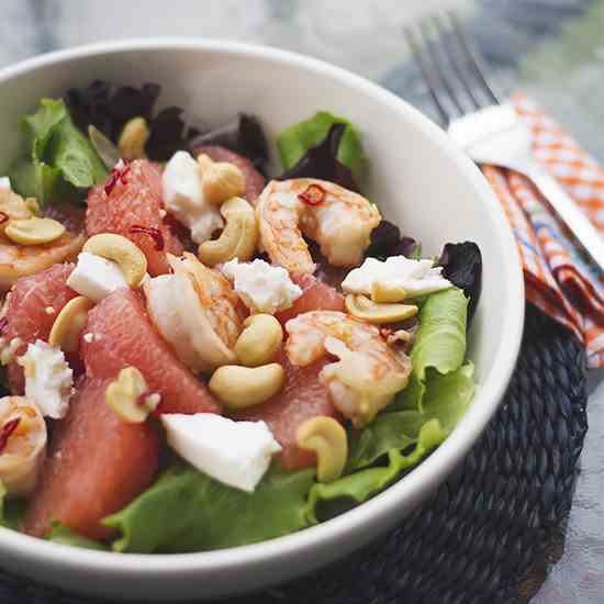 Grapefruit and pawns salad