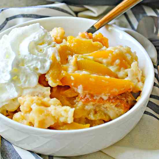 Slow Cooker Peach Cobbler