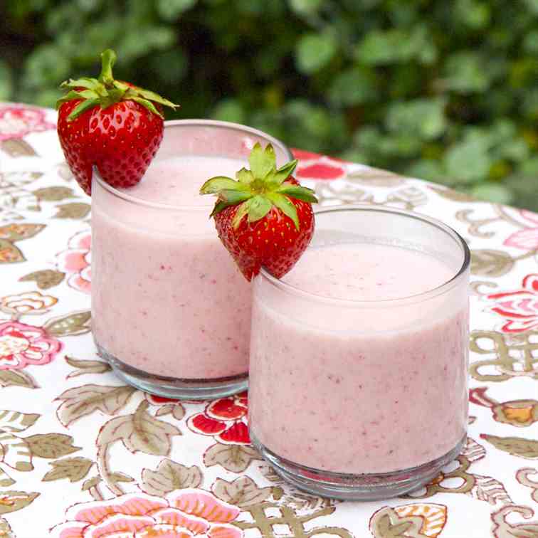 Strawberry smoothie/ Squeeze
