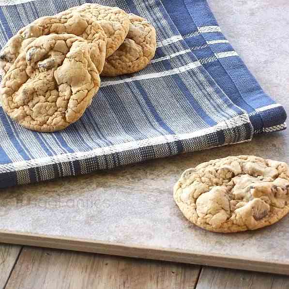 Soft and Chewy Chocolate Chip Cookies