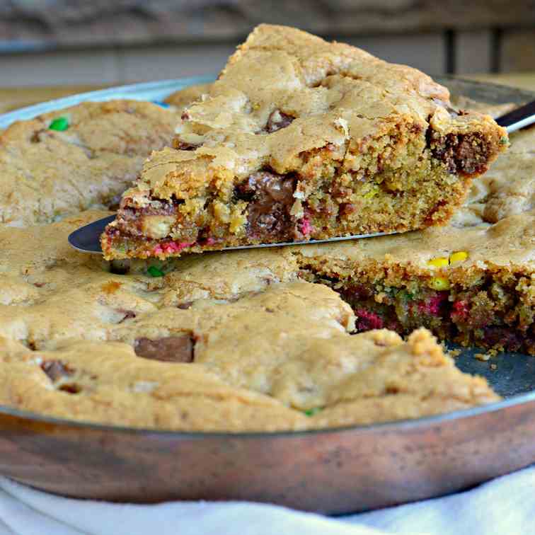 Candy Bar Skillet Cookie