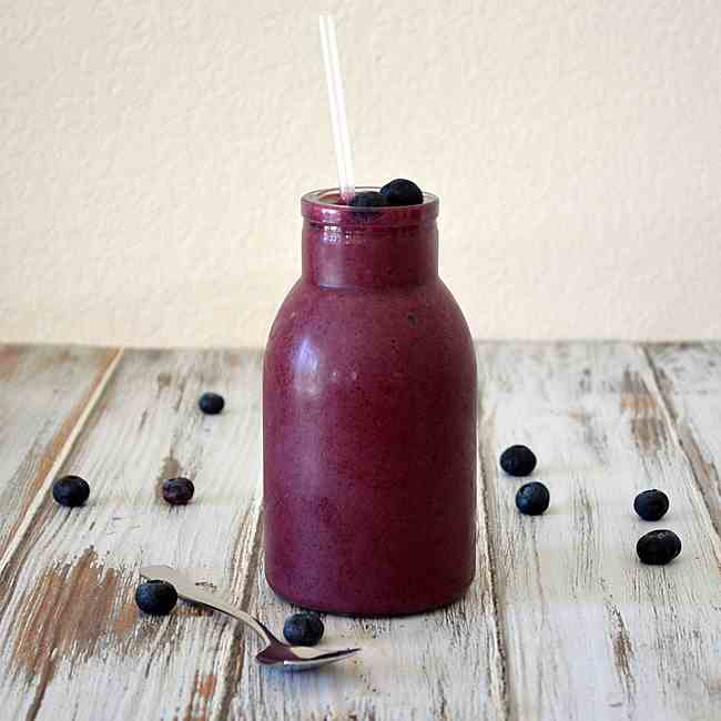 Blueberry Banana Protein Smoothie