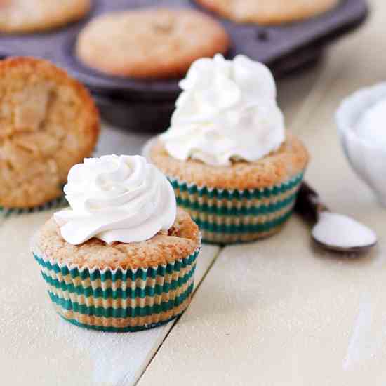 Peach Cobbler Cupcakes