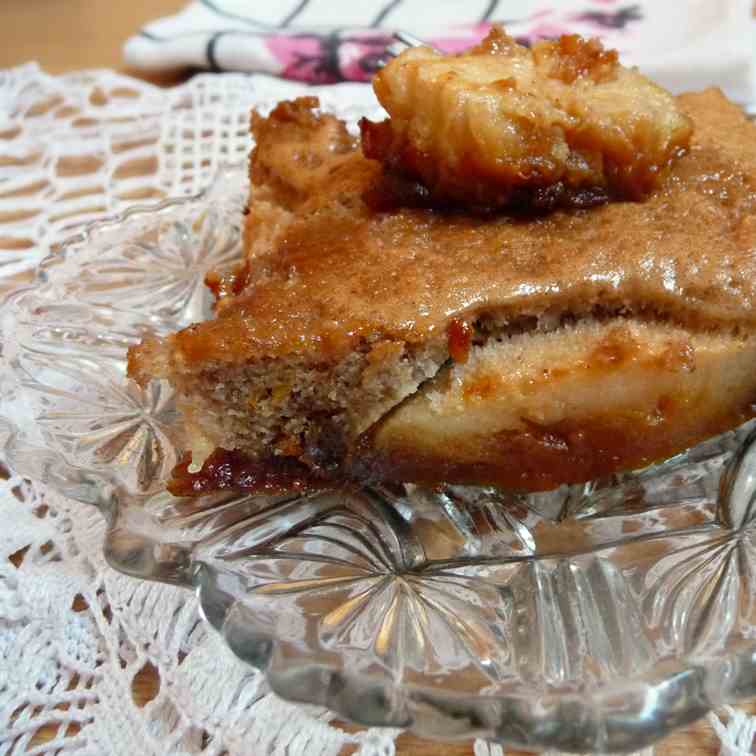 Cinnamon apple cake with nuts & caramel