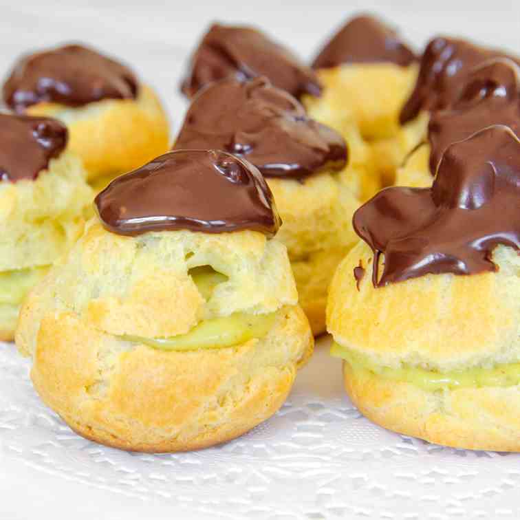 Bignè al Pistachio e Cioccolato