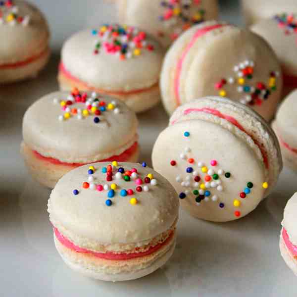 Vanilla sprinkle macarons