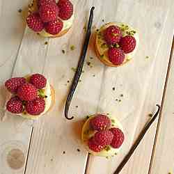 Sablé Breton with Vanilla Cream and Raspberries