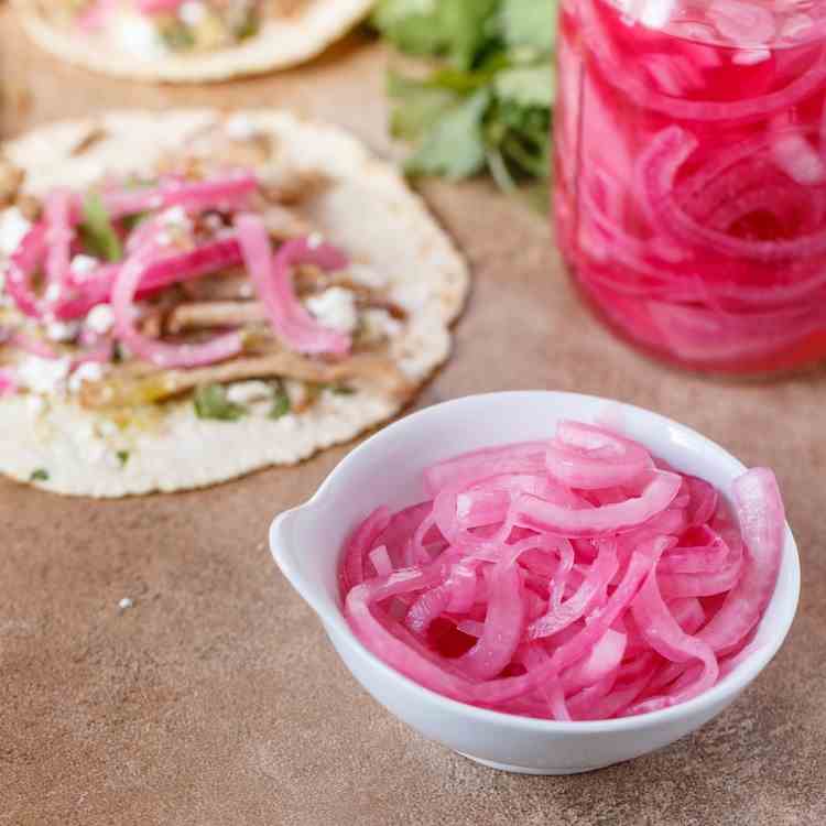 Easy Pickled Onions