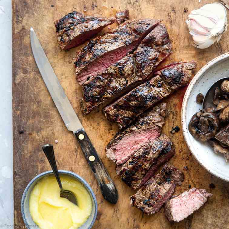 Keto Steak with Garlic Mushrooms 