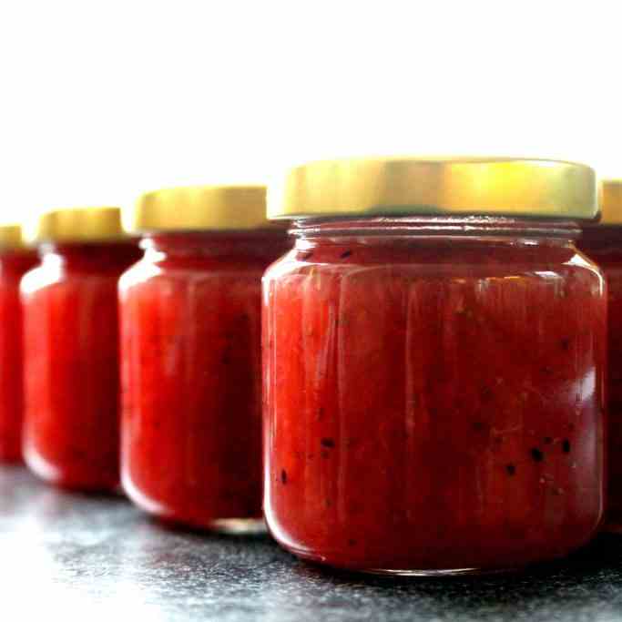 Strawberry Kiwi Jam with Whiskey