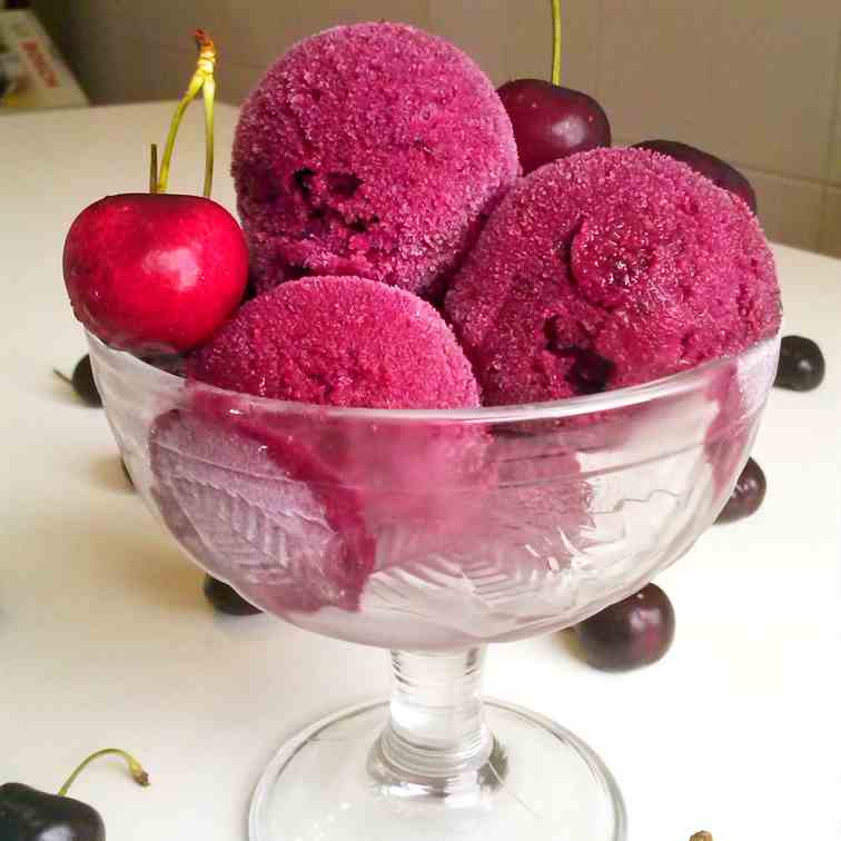 Cherry ice cream.Very easy!