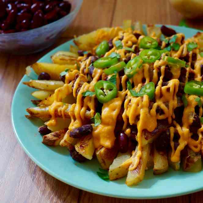 Vegan chili cheese fries