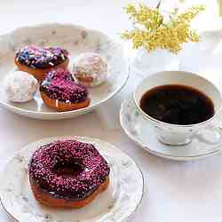 Easy Valentine's Donuts