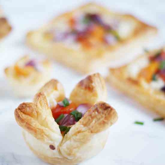 Savoury puff pastry tarts