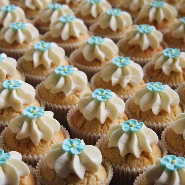 Top Tips for Baking Cupcakes in BULK 