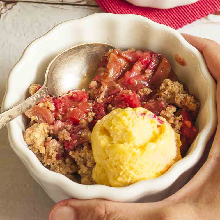 Strawberry Rhubarb Crisp