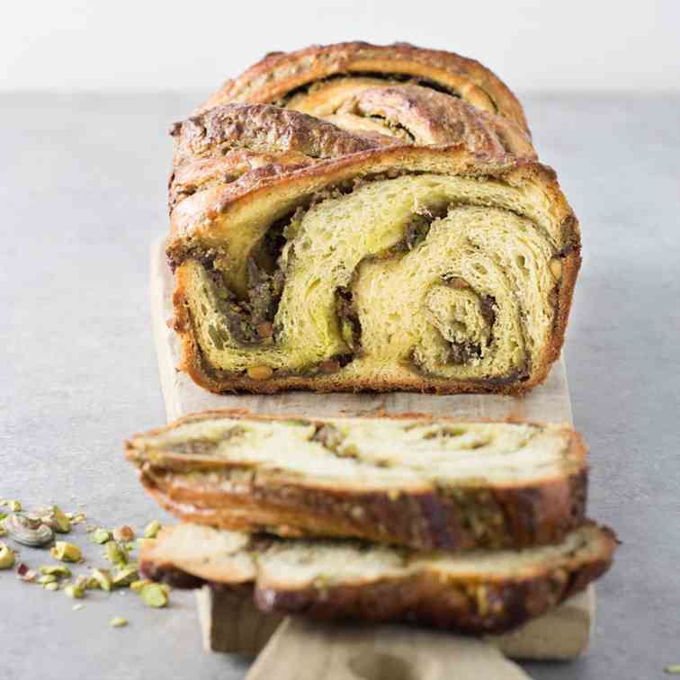 Pistachio Babka