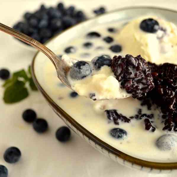 THAI BLACK RICE PUDDING & BLUEBERRY