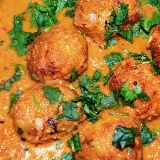 CABBAGE KOFTA CURRY