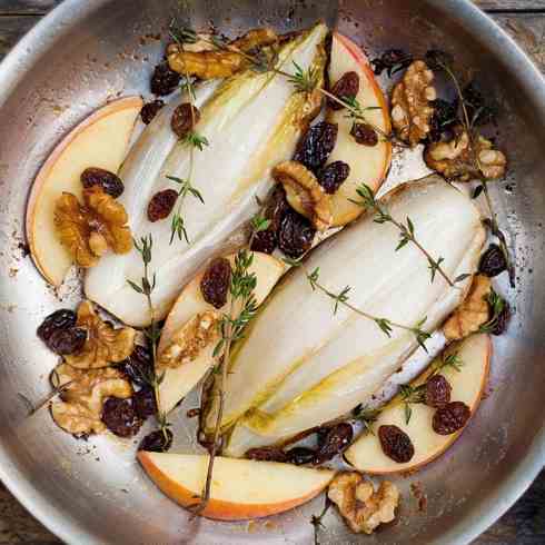 Caramelized apples and endives