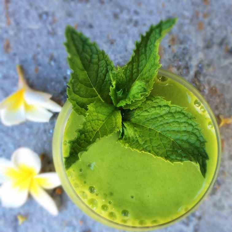 Mango Mint Green Smoothie