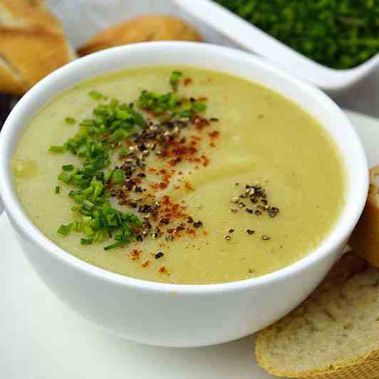 Cauliflower potato and leek soup