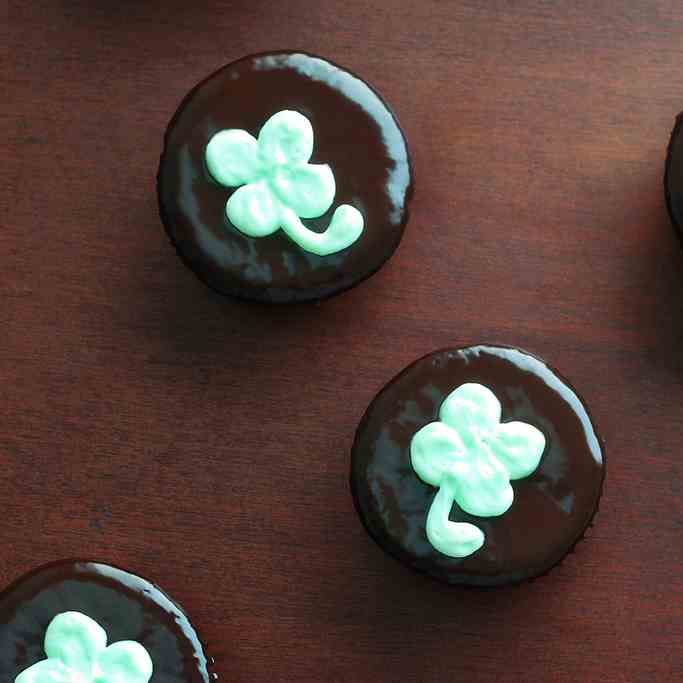 Thin Mint Shamrock Cupcakes