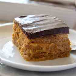 Pumpkin Eclair Cake