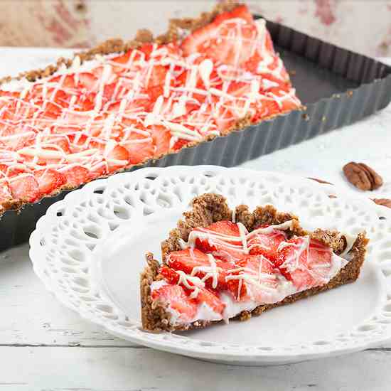 Strawberry-pecan pie