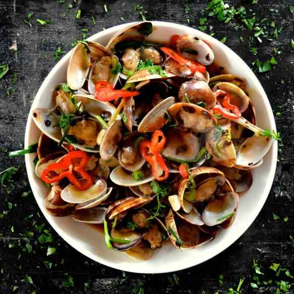 FRESH CLAMS IN BLACK BEAN SAUCE