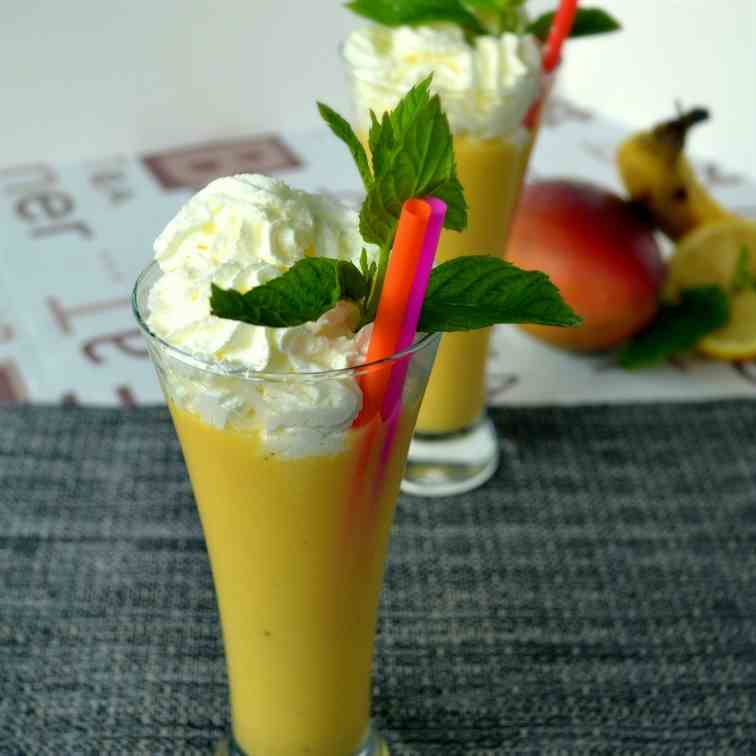 Mango and banana smoothie