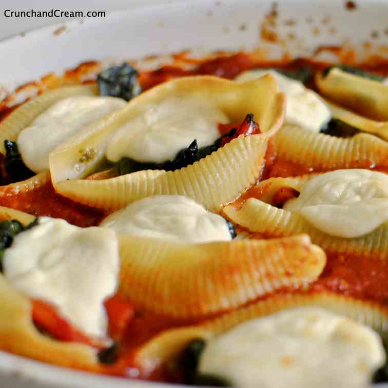 Stuffed shells - spinach, pesto, peppers