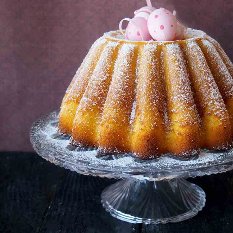 Advocaat bundt cake