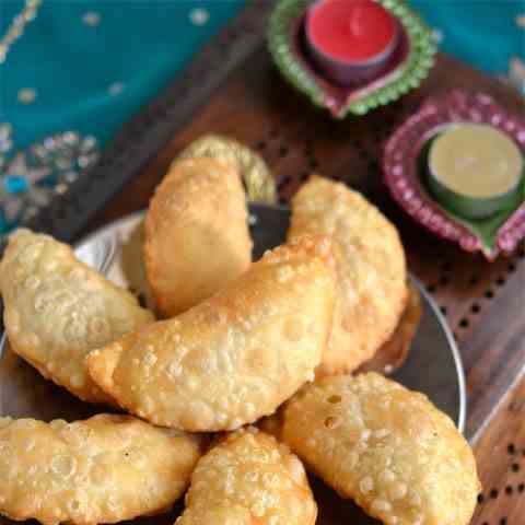 Sooji Gujiya | Karanji Recipe