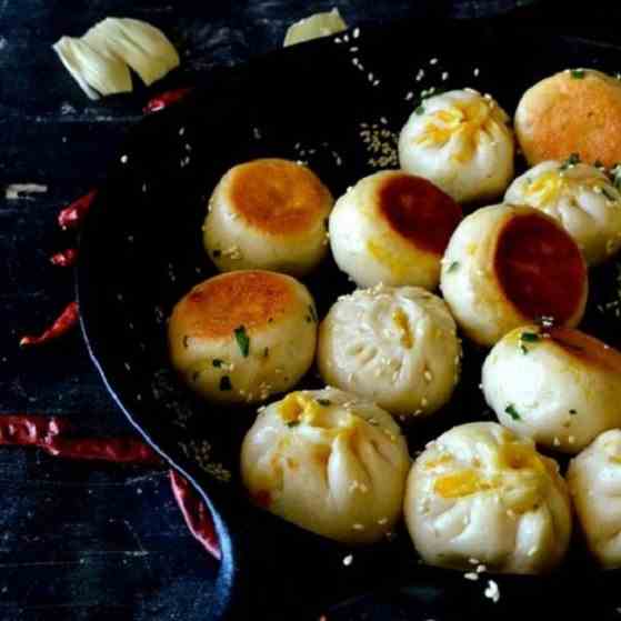 PAN FRIED CARROT GINGER PORK BUNS