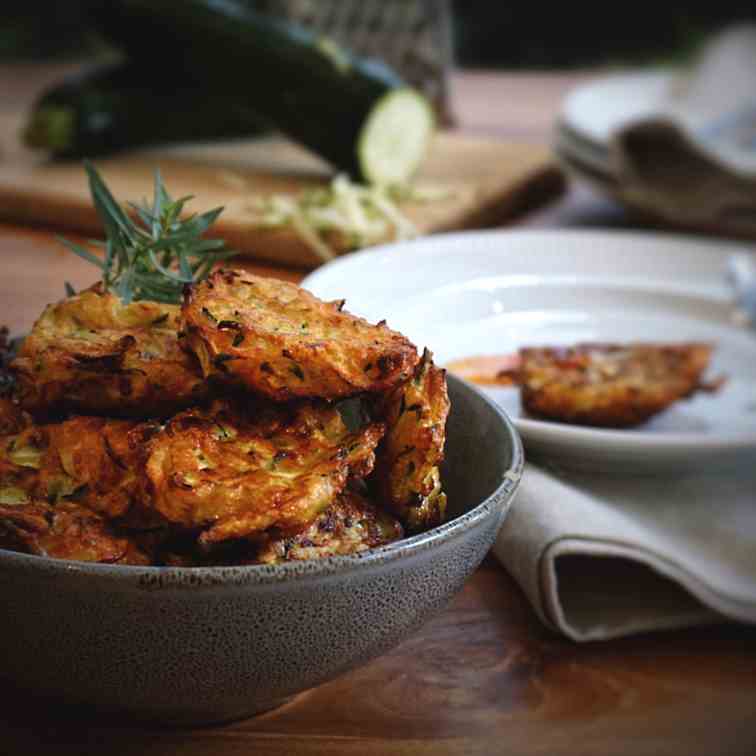 Zucchini and yoghurt fritters