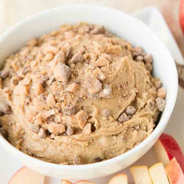 Peanut Butter Toffee Apple Dip