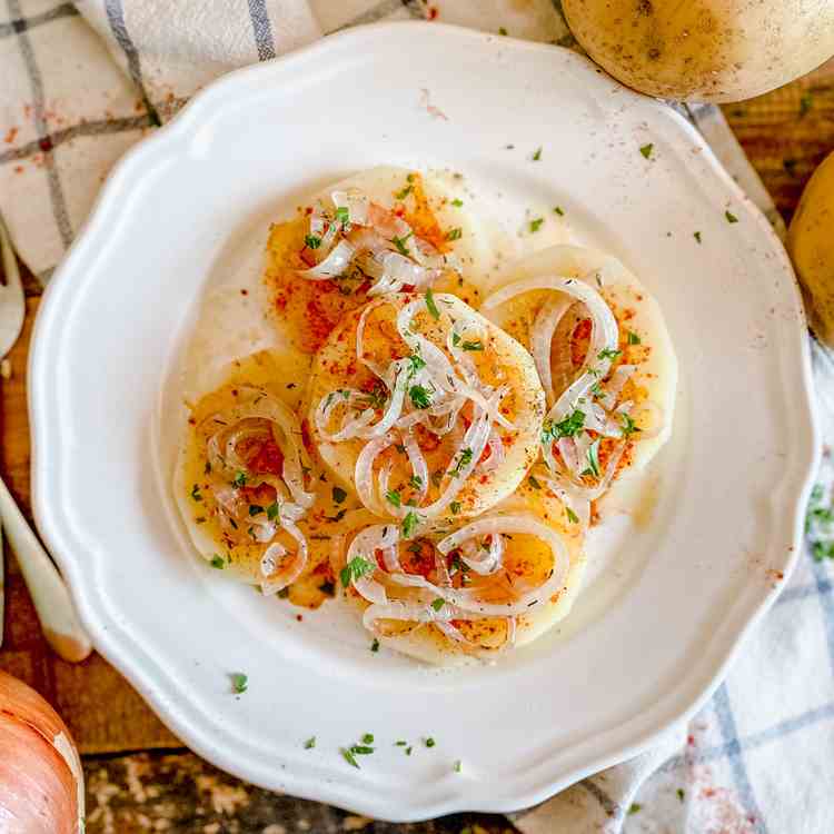 Spanish Boiled Potatoes with Onions 