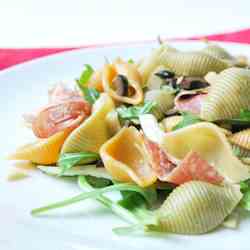 Pasta salad with fennel and salami