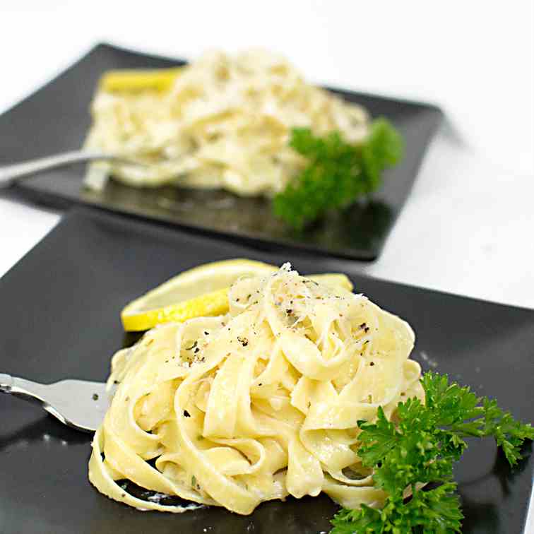 Herb Fettuccine and a Lemon-Prosecco Sauce