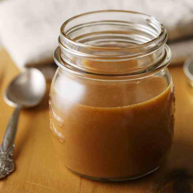 3 Minute Paleo Friendly Caramel Sauce