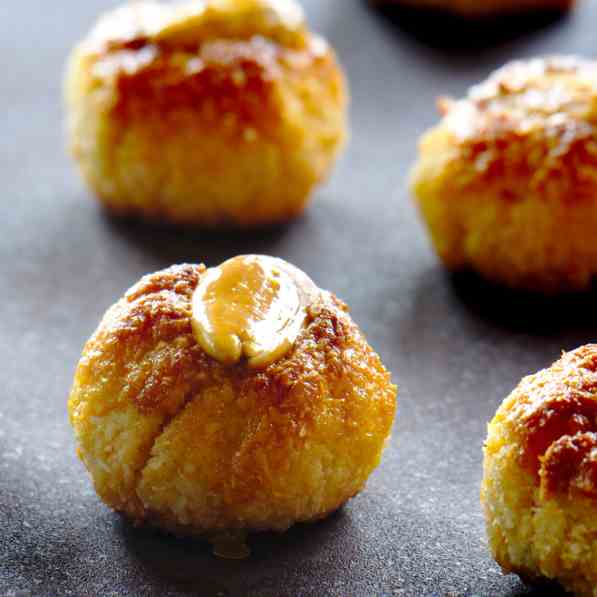"Panellets" pumpkin and coconut