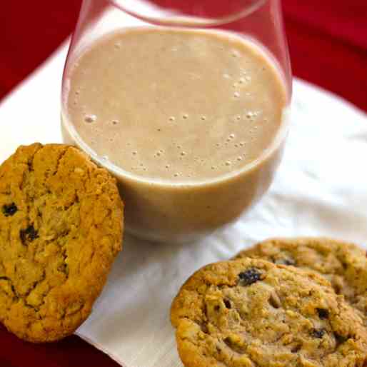 Oatmeal Raisin Cookie Smoothie